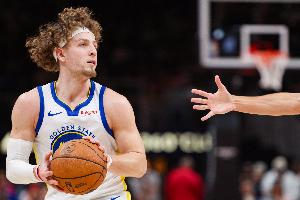 科尔：波杰姆斯基正在摸清造犯规的规则 在这方面他非常聪明