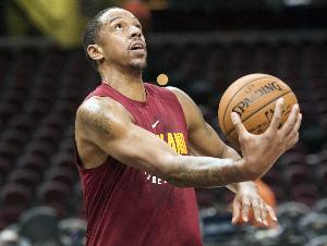 弗莱：有个队友比赛打到第6分钟必回去开大 直接一路狂奔到厕所