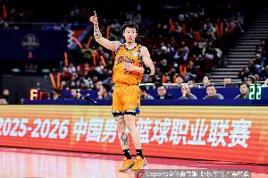 天壤之别！上海半场三分15中8&命中率53.3% 天津20中5&命中率25%