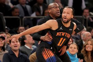 迈克·布朗：只要排名还有升降的可能 我就会让主力上场打球