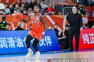 媒体人：皮特森最后哑火空砍44分 辽宁3.8秒全场进攻上篮今晚最佳