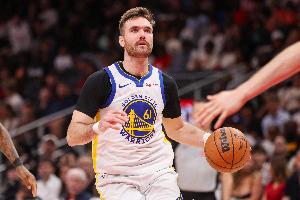 太粘球&把自己当老大了？斯潘塞16中5得14分2板3助1断 三分8中3