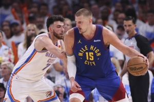 小托马斯：不管雷霆和马刺有多强 没人想在季后赛碰掘金