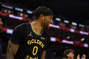 真不错！小佩顿4中4得10分1板1断 正负值+12全队唯一正值