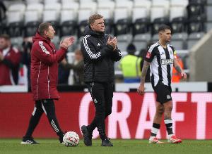 泰晤士报:纽卡董事会支持埃迪·豪,他的帅位不会受影响