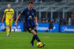 图片报：多特今夏最多可能需要引进8人，目标包括帕瓦尔、桑乔