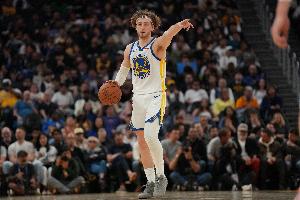 勇三疯出现！勇士第三节轰下38分 单节得分是国王的两倍