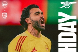 剑指三分!阿森纳发布对阵伯恩茅斯海报,拉亚单人出镜