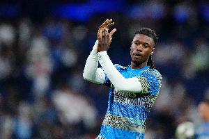 世体：卡马文加本已锁定对拜仁首发，但赫罗纳一役让其首发存疑