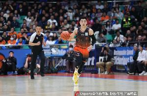 难阻失利！高诗岩9中5拿14分4助 正负值-22全场最低