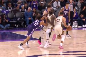 倒反天罡！德文·卡特撞翻追梦 吃到一级恶犯！