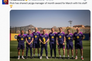 3月联赛3战全胜!弗里克与教练团队领取西甲官方3月最佳教练奖