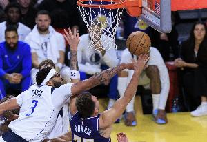 浓眉回湖人?前湖记:考虑他的心理创伤&伤病和合同 目前不大可能