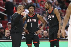 乌度卡狠人!联盟总出场时间前4中火箭占3席 阿门KD前二 小贾第4