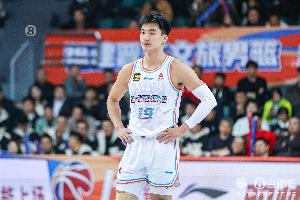 训练中扭伤膝关节!于德豪将接受手术 本赛季无缘剩余比赛