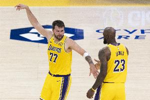 汤爹:詹姆斯仍是湖人队内最佳 东契奇哪方面比他强?