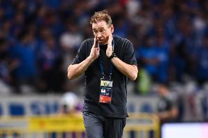 足球报:重压下申花面临赛程不利、伤病等问题,但球队很顽强