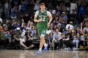 一枝独秀！弗拉格本赛季已6次砍下至少30+5+5 其他新秀一共4次