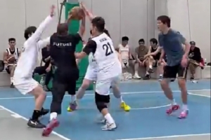 西热打野球：手感来了挡都挡不住 周末球场专治不开心