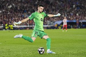 世体：考察霍安·加西亚表现，西班牙国家队门将教练出现在诺坎普