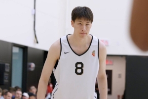 世界队VS美国队今天10点上演！先欣赏一波郇斯楠耐克峰会训练集锦