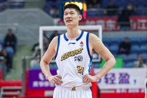 能对吗?广厦半场篮板24-13&前场板15-4 多出手12次落后广东11分