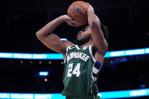 老里暗示托马斯泄密：有人一直聊自己数据 我就跟他说我也有数据