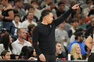 尚帕尼&凯尔登均赛季全勤 米奇:有稳定拼图是我们取得佳绩的关键