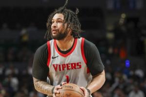 媒体人:山西男篮签下前火箭后卫戴申·尼克斯!