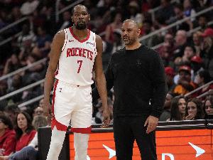 乌度卡：年轻球员们都取得了进步 我们不必再只依赖杜兰特