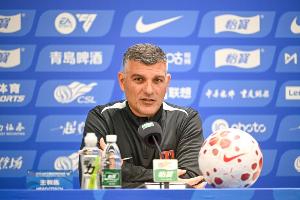 阿洛伊西:韦世豪吃牌后控制了自己 我们主客场都有很强竞争力