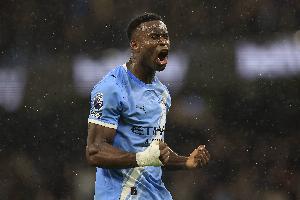 这钱花得值！25岁格伊冬窗救火曼城英超9战不败 周薪25万稳坐主力