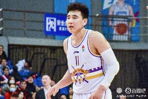 记者:已站在悬崖边的北控展现出顽强求生欲 季后赛希望尚未破灭