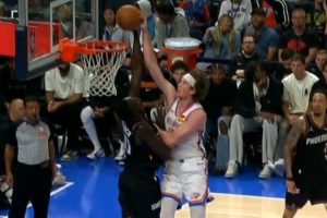 好兄弟真不赖!托皮奇击地助飞卡尔森 马卢阿奇镇守篮下长臂血帽