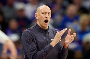 22胜60负！国王记者：克里斯蒂的帅位暂时安稳 将继续执教