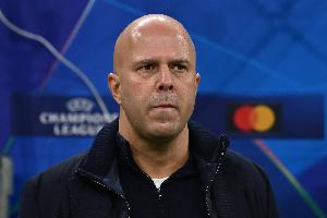 斯洛特:看预期进球我们本应进2球 夏窗是个挑战必须先卖后买