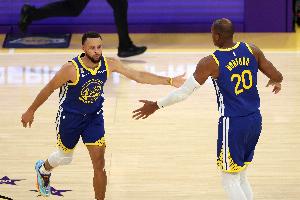 科尔：出于健康考虑 库里霍福德波尔津吉斯都将受到出场时间限制