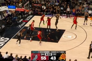 有些潇洒!杰伦·格林同一招式复制粘贴 连续命中急停中投!