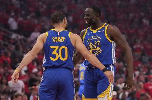 追梦:能和库里同场竞技打出高水平表现 是我职业生涯的荣幸