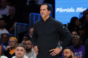 斯波:我们全队都认为自己本该赢下比赛 但我们只能接受这个结果