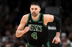 加尔扎:我和武切维奇都是职业球员 竞争出场时间不会影响关系