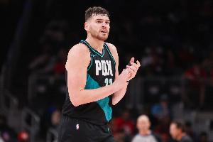 投篮失准!克林根6投仅1中拿2分11板4助3帽 三分3中0