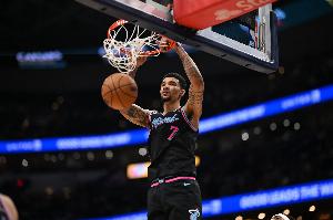 救火失败!韦尔12中5拿到12分 狂揽19个篮板&送出5记大帽