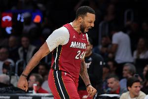 正负值+11但加时赛被遗忘！鲍威尔只打了19分钟 9投5中拿到11分