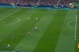 裁判研究机构解读VAR介入加西亚红牌：孔德离得太远 破坏绝佳机会