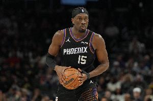 机会不多！马威首发出战22分钟 3中2拿4分4板2助3帽