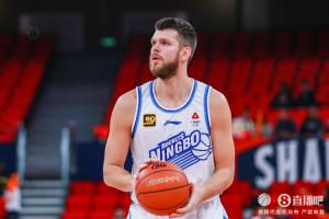 直播吧:广东男篮签下大外援拉科塞维奇 后者曾在CBA效力多队