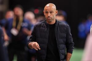 记者:马斯切拉诺辞职完全是他个人决定,这让迈阿密上下感到震惊