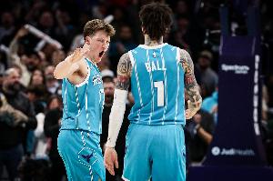 媒体人:黄蜂交易来怀特含金量在提升 康神迷失&还有机会证明自己