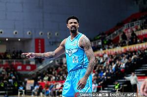 予取予求！米奇17中15高效砍下35分11板4助4帽 正负值+12